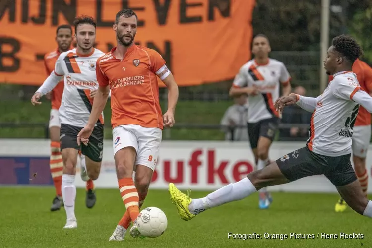 Koen van der Biezen hangt voetbalschoenen aan de wilgen