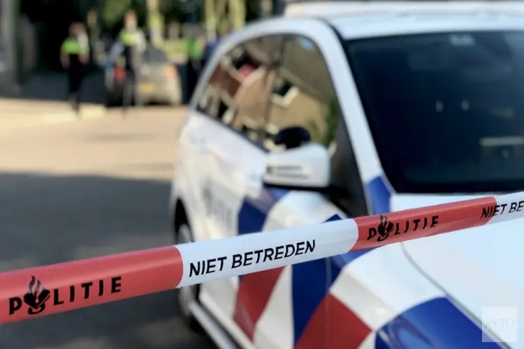 Vermoedelijk zwaar vuurwerk gegooid bij woning