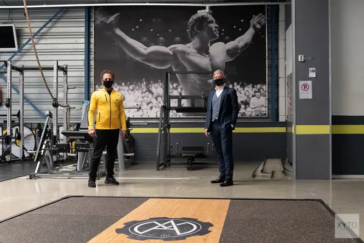 Burgemeester Beenakker in gesprek met Tielse sportscholen