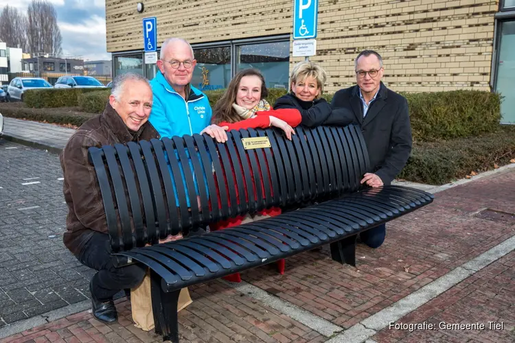 Tielse bankjes nodigen uit voor goed gesprek