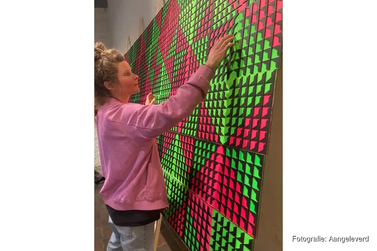 Kim Verschoor exposeert in het theatercafé van De Fransche School