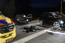 Aanrijding op de Zeiving in Heukelum: één gewonde en flinke schade