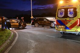 Aanrijding op de Zeiving in Heukelum: één gewonde en flinke schade