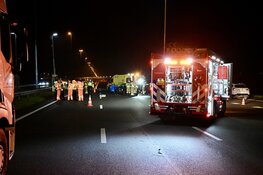 Automobilist botst achterop pijlwagen op A2