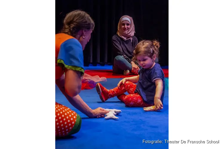Baby’s en dreumes’ eerste kennismaking met klassieke muziek. ‘Krulmuziek’ in Theater De Fransche School