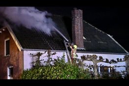 Woningbrand aan Kerkstraat in Beesd: brandweer schaalt op naar middelbrand