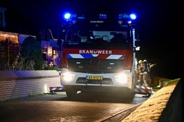 Brand in rietgedekte woning in Heukelum