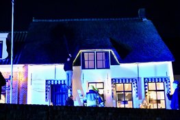 Brand in rietgedekte woning in Heukelum