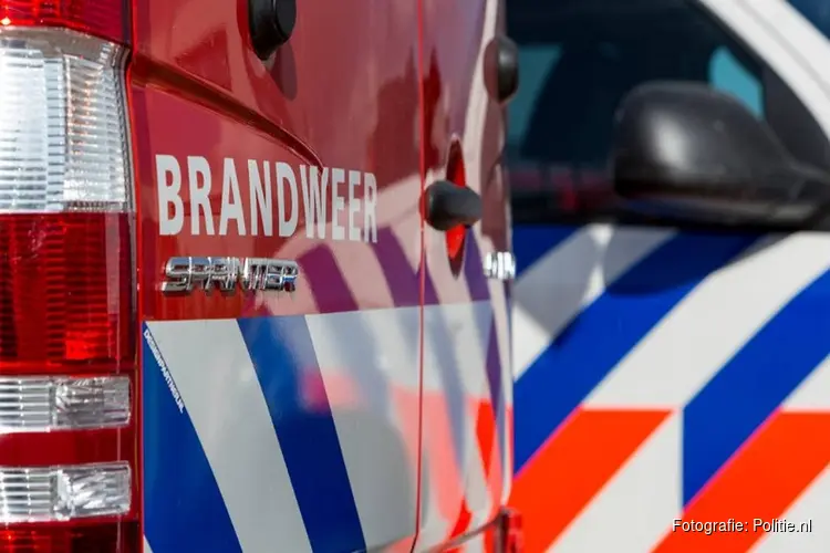 Woningen tijdelijk ontruimd bij autobrand in Tiel