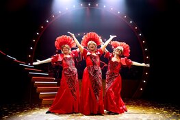 De mooiste en leukste nummers verpakt in een revue, Ons Pap Wil Bij de Revue; een jeugdige collage van sketches en liedjes