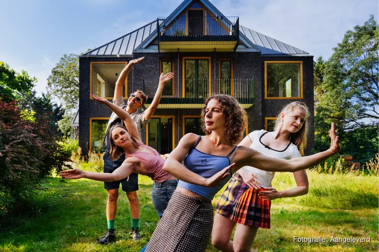 Sims Avatars in theatrale dansvoorstelling