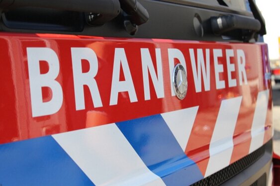Auto total loss na nachtelijke autobrand in Tiel